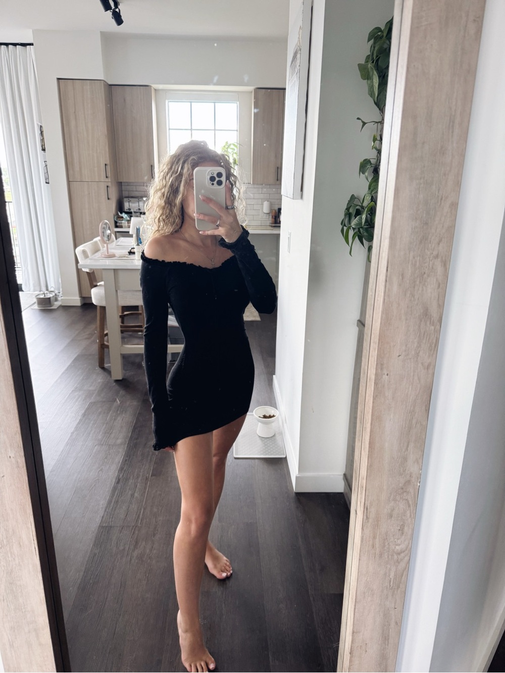 Forever 21 Black Off-Shoulder Long Sleeve Bodycon Mini Dress (Size XS)